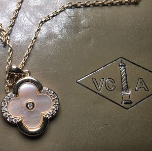 Gold Alhambra Mother-of-Pearl Clover Motif Necklace